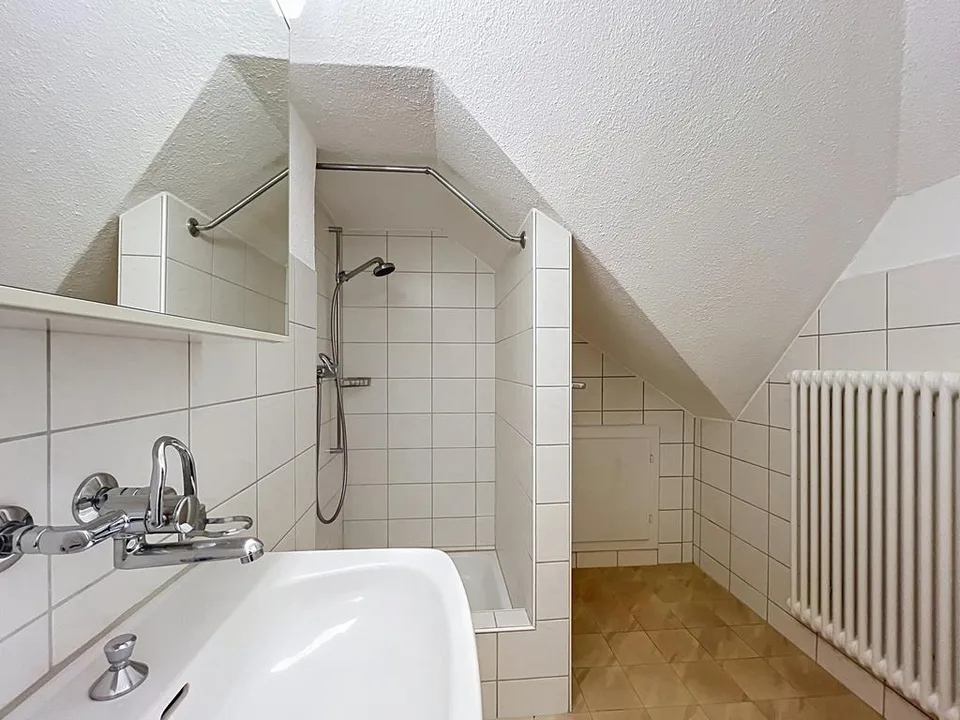 Attraktive 2.5-Zimmer Dachwohnung im Kreis 3