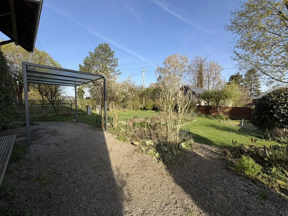7-Zimmer-Einfamilienhaus mit grossem Garten & Garagenbox