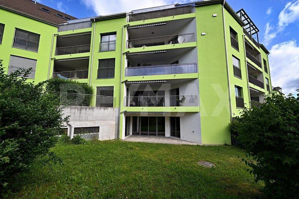 Modern 2.5-room apartment with garden