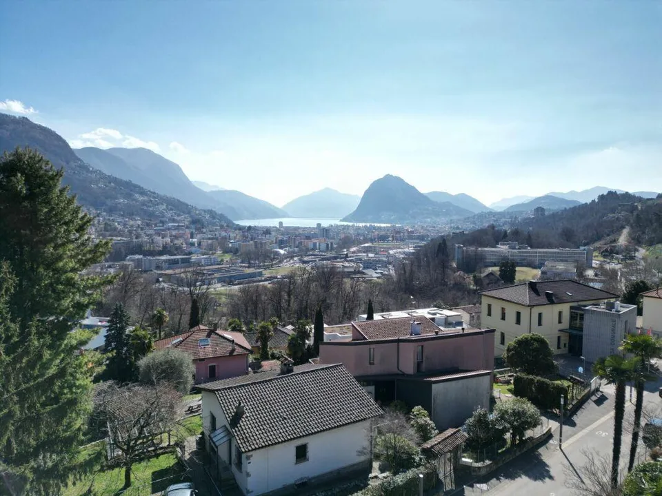 Elegante Villa in Stile Mediterraneo con Vista Mozzafiato sul Golfo...