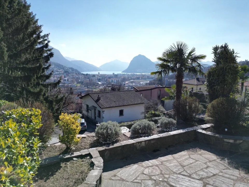 Elegante Villa in Stile Mediterraneo con Vista Mozzafiato sul Golfo...