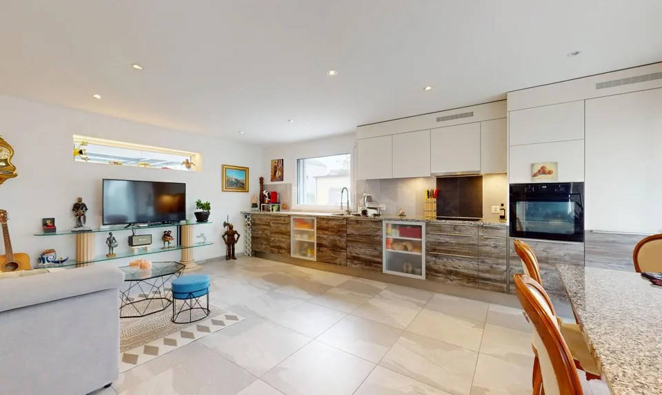 Bellissimo duplex di 3.5 locali con terrazza a Sugiez