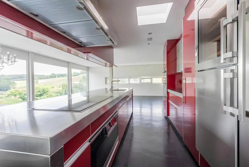 Casa unifamiliare purista di 7,5 locali su un terreno da sogno di 1.660 m²