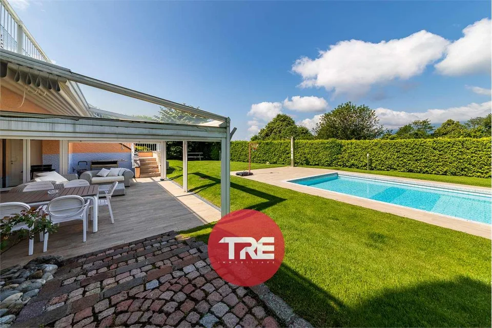 Grande Villa Con Piscina