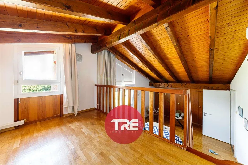 Large Villa with Pool – photo 13 of 13