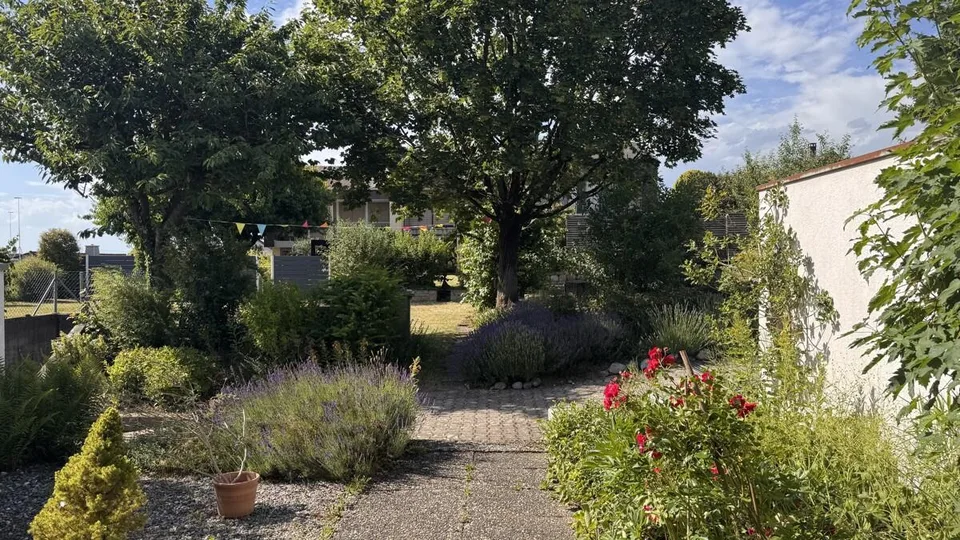 Maison de rang bien entretenue et modernisée de 5,5 pièces – photo 13 sur 15
