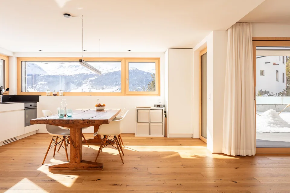 Hochwertige Eigentums-Wohnung (4,5 Zi.) in Lantsch/Lenz (GR)