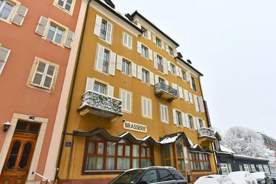 Duplex lumineux et plein de potentiel au coeur de La Chaux de Fonds