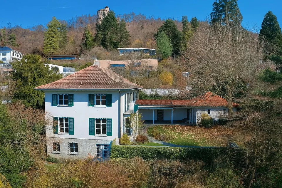 Charmante Landhaus-Villa mit Blick über Arlesheim