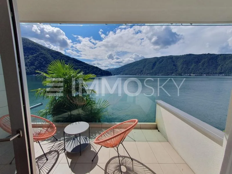 Elegante villa a Bissone con accesso diretto al lago di Lugano