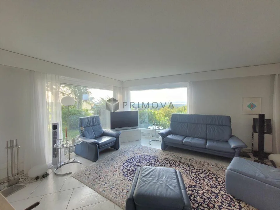 Vivere con stile con vista sul lago e giardino privato