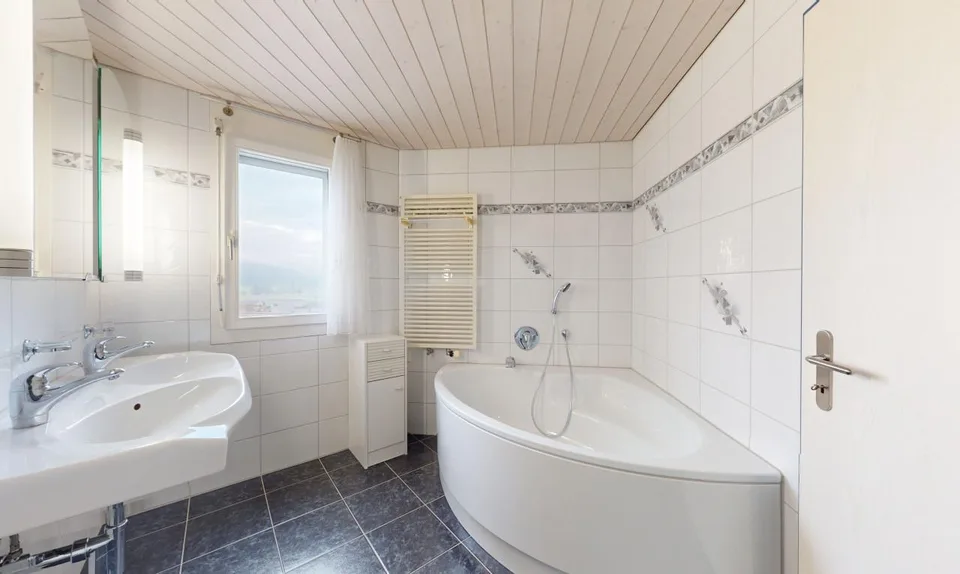 Dachwohnung mit fantastischer Bergsicht – Foto 11 von 22