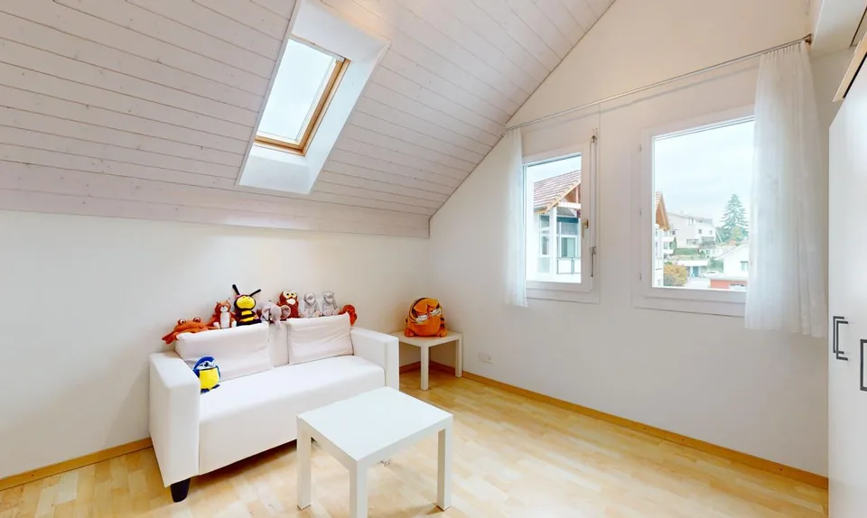 Dachwohnung mit fantastischer Bergsicht – Foto 10 von 22