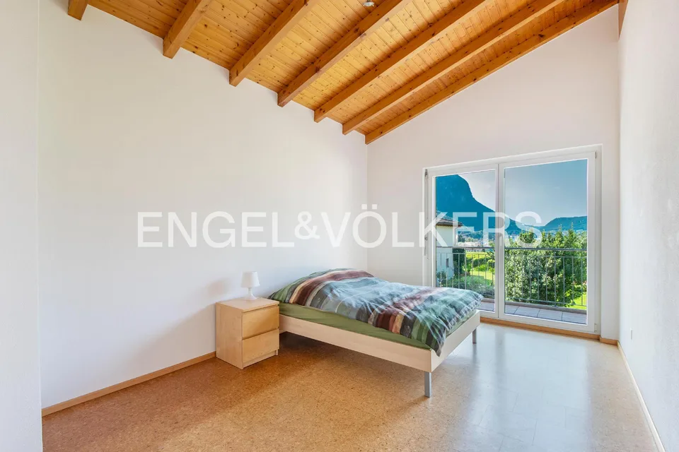 Splendida casa indipendente di 5.5 locali – foto 6 di 13
