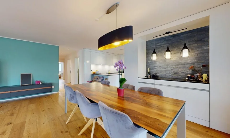 Appartamento moderno con 5 stanze e grande balcone a Boswil