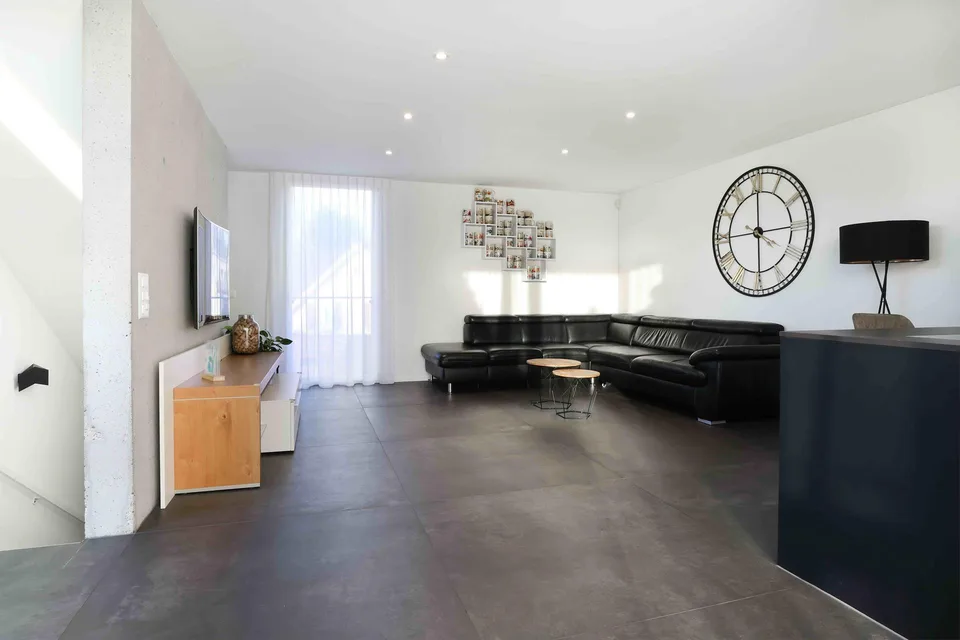 Modern 5.5-room row house in a quiet location in Oberwil