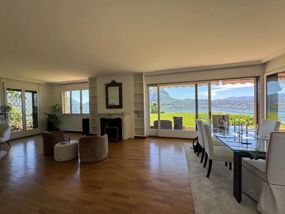 Holiday apartment with lake view and garden
