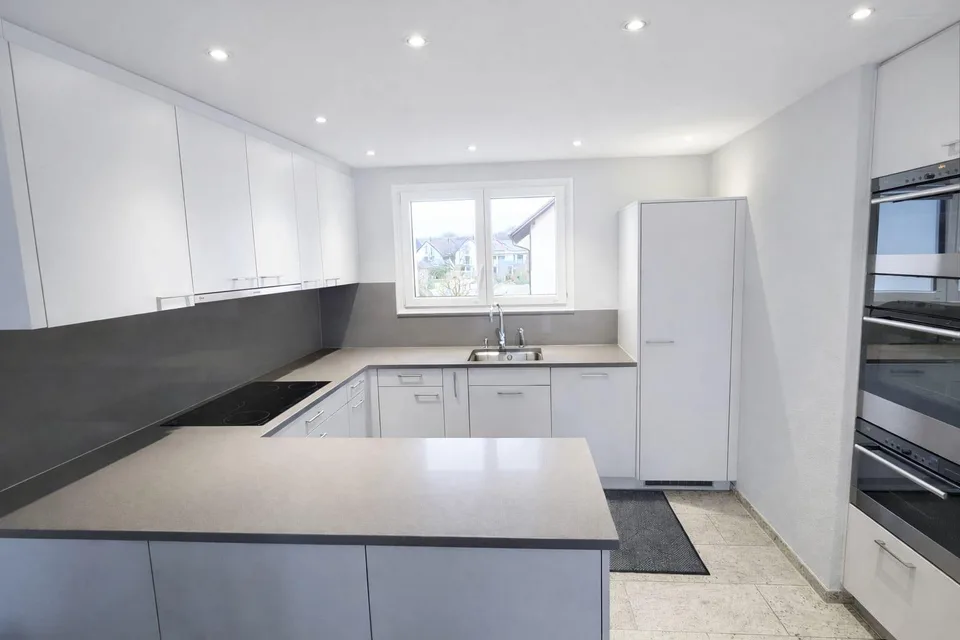 Delizioso appartamento a maisonnette di 5,5 locali a Glattfelden con posto auto in garage sotterraneo
