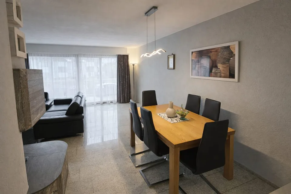 Delizioso appartamento a maisonnette di 5,5 locali a Glattfelden con posto auto in garage sotterraneo
