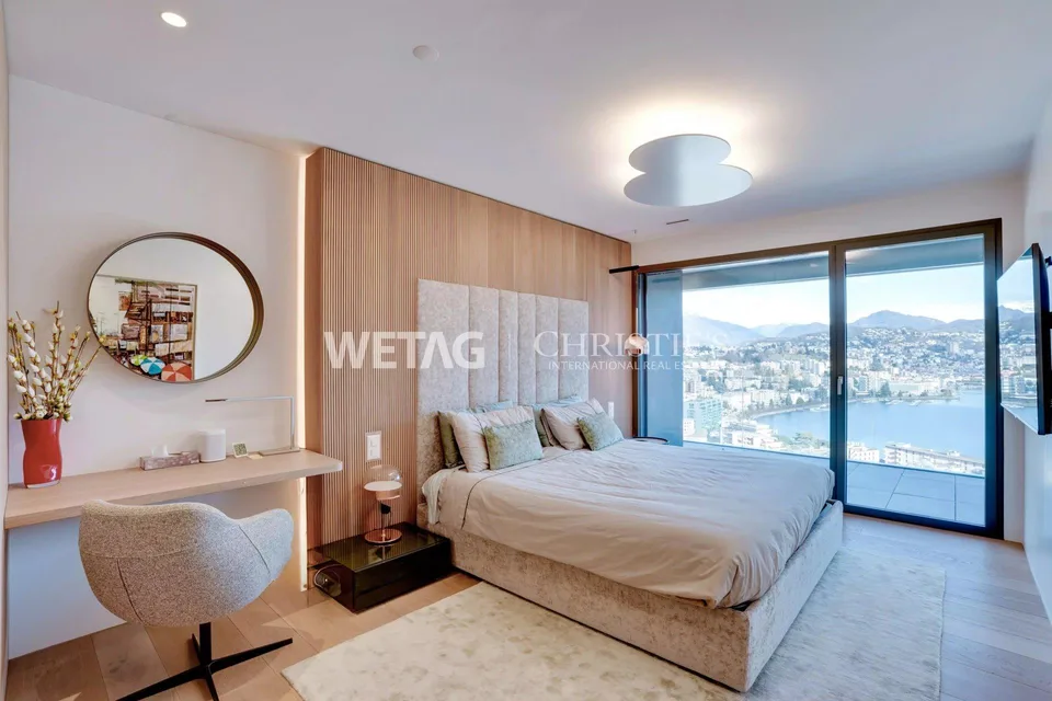 Moderne Attikawohnung zum Verkauf in Lugano-Paradiso mit herrlichem...