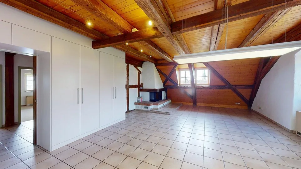 Liebhaberobjekt - Grosszügige Maisonette-Wohnung mit Charme