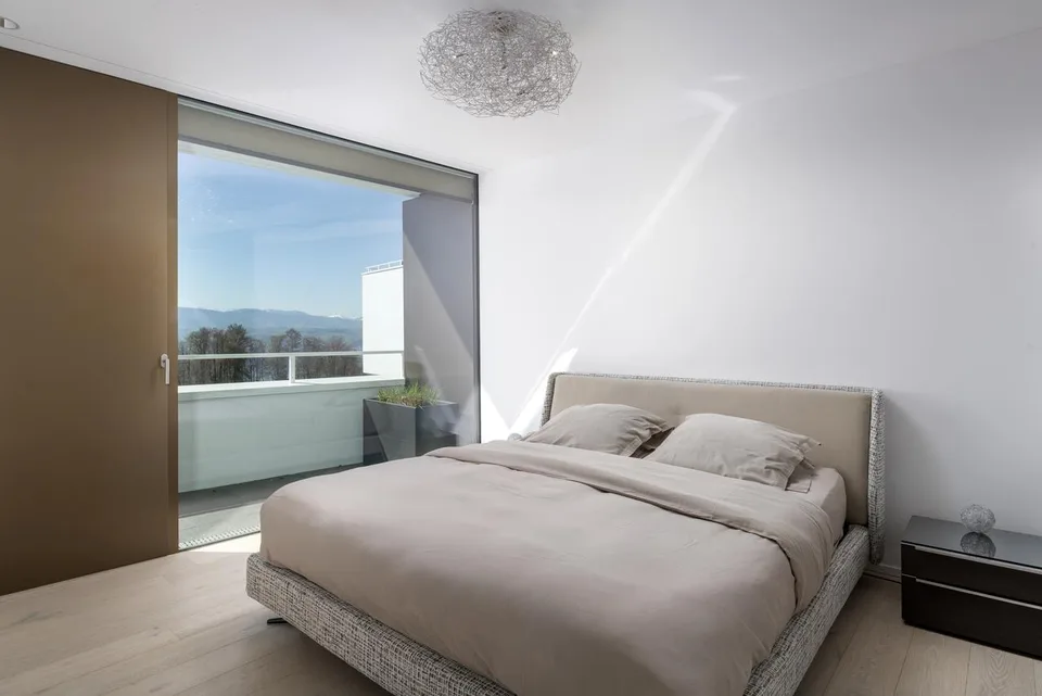 Stilvolle und top-moderne Eigentumswohnung am Zürichsee
