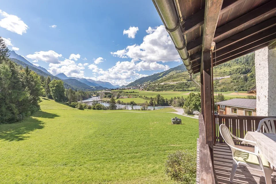 Maison engadine soignée avec grange à foin à Scuol