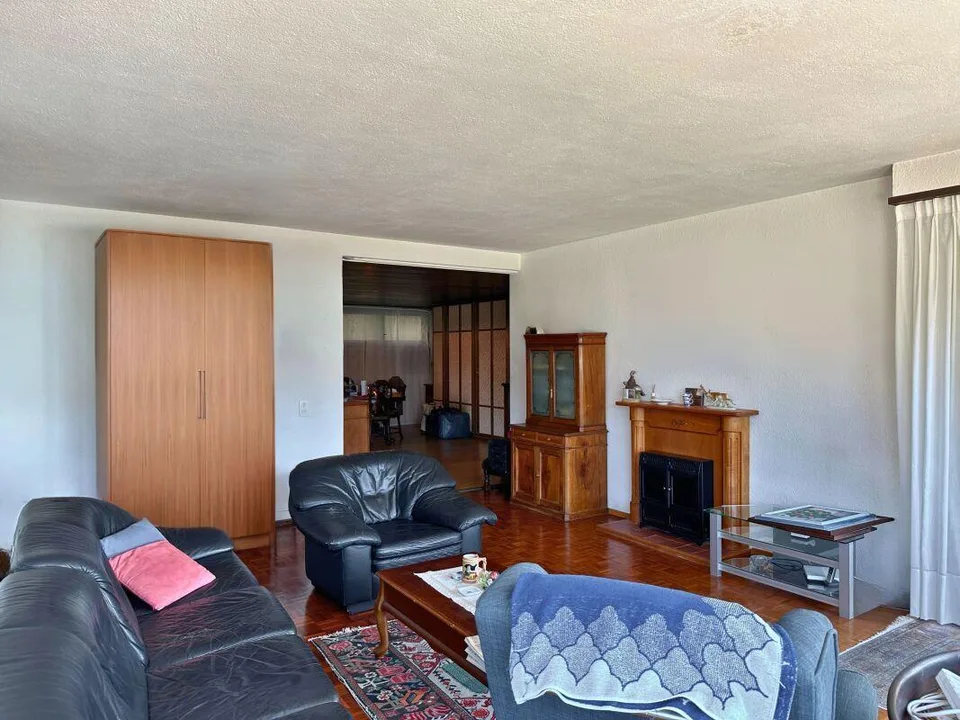 Interessante appartamento di 5.5 locali con grande terrazza e splendida vista lago – foto 10 di 18