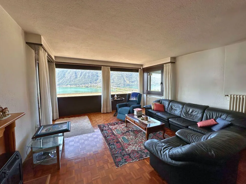 Interessante appartamento di 5.5 locali con grande terrazza e splendida vista lago – foto 7 di 18