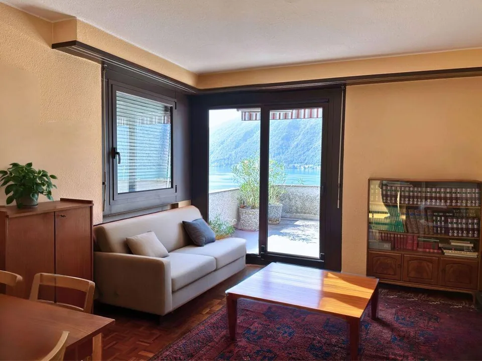 Interessante appartamento di 5.5 locali con grande terrazza e splendida vista lago – foto 12 di 18