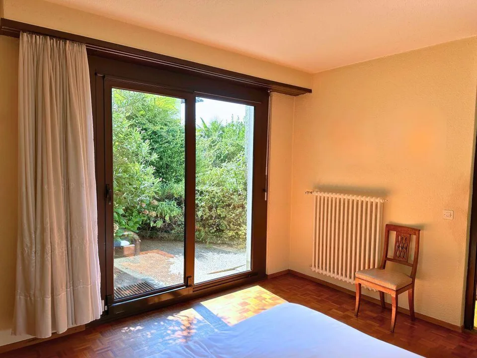 Interessante appartamento di 5.5 locali con grande terrazza e splendida vista lago – foto 16 di 18