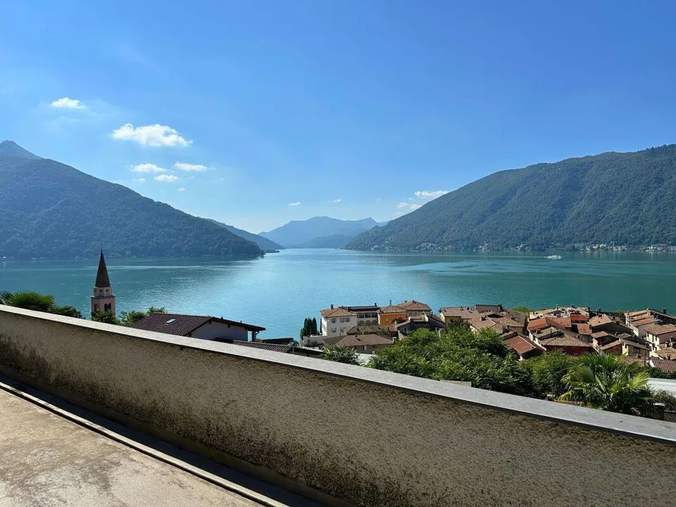 Interessante appartamento di 5.5 locali con grande terrazza e splen...