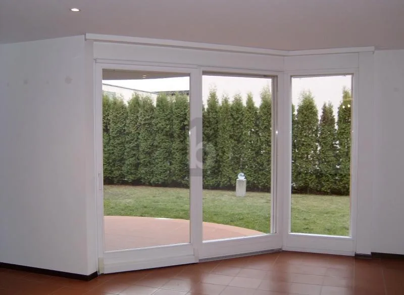 HELLERES HAUS MIT GROSSEM GARTEN