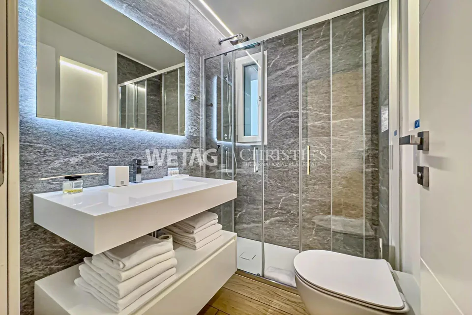 Appartamento moderno e pratico con terrazza coperta in vendita ad Ascona