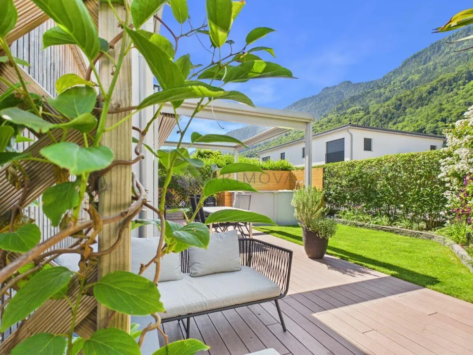 Bezauberndes 5.5 Zimmer - Doppeleinfamilienhaus & Garten in Top-Qua...