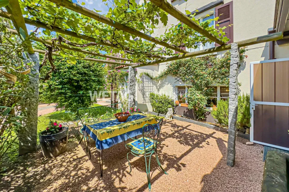 Lugano-Magliaso: bella villa nel verde, con piscina & vicino al lago di Lugano in vendita – foto 13 di 13