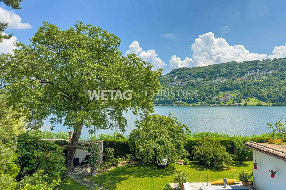 Lugano-Magliaso: bella villa nel verde, con piscina & vicino al lago di Lugano in vendita