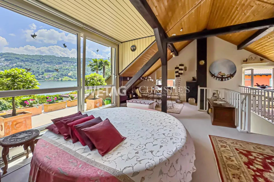Lugano-Magliaso: bella villa nel verde, con piscina & vicino al lago di Lugano in vendita
