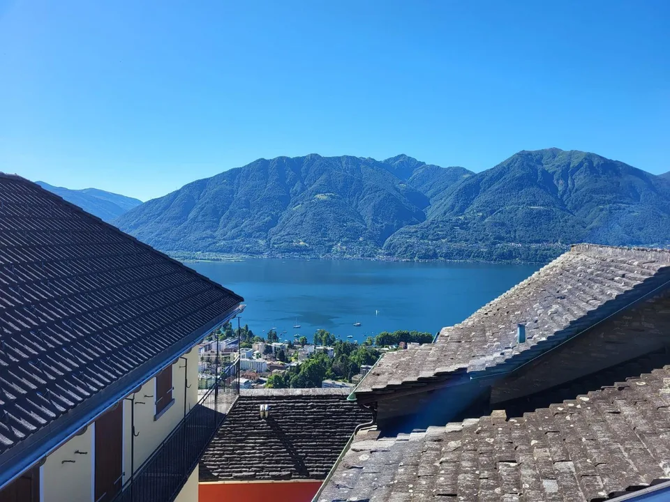 Maison tessine originale dans le noyau de Brione s.Minusio