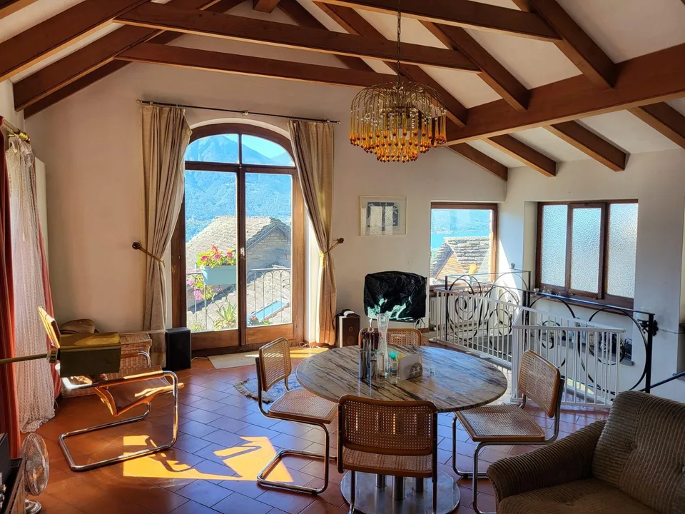 Maison tessine originale dans le noyau de Brione s.Minusio