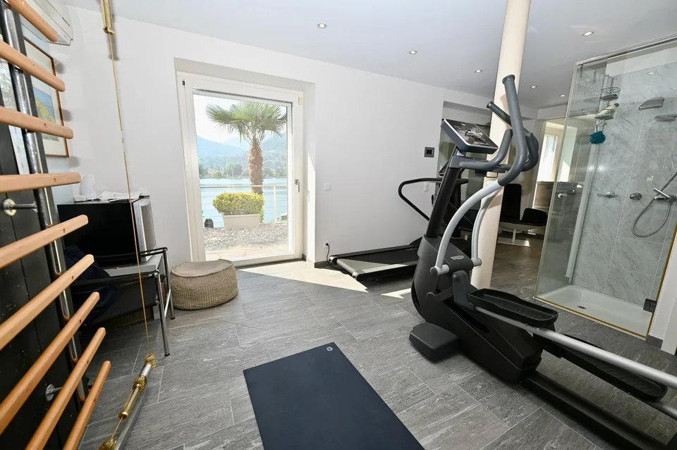Luminosa Villa con Giardino, Piscina e Vista sul Lago di Lugano – foto 22 di 24
