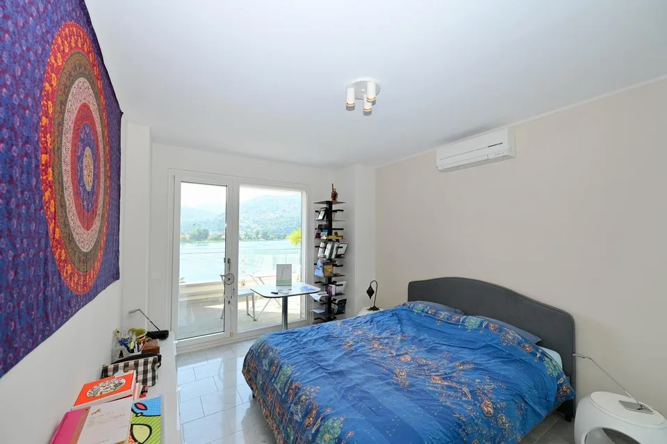 Luminosa Villa con Giardino, Piscina e Vista sul Lago di Lugano – foto 18 di 24