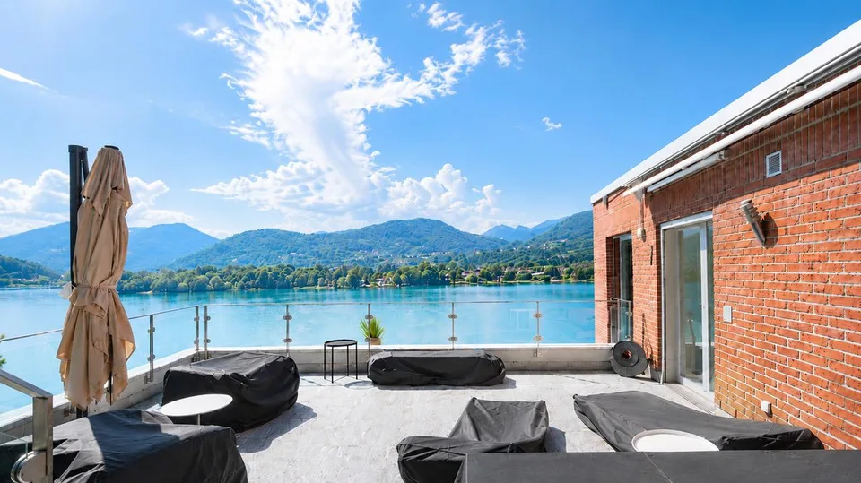 Luminosa Villa con Giardino, Piscina e Vista sul Lago di Lugano – foto 9 di 24