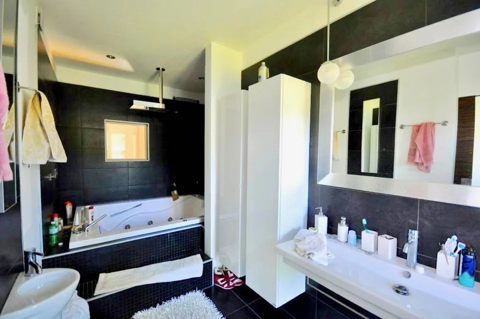 6 Zimmer Villa in Bissone – Foto 9 von 11