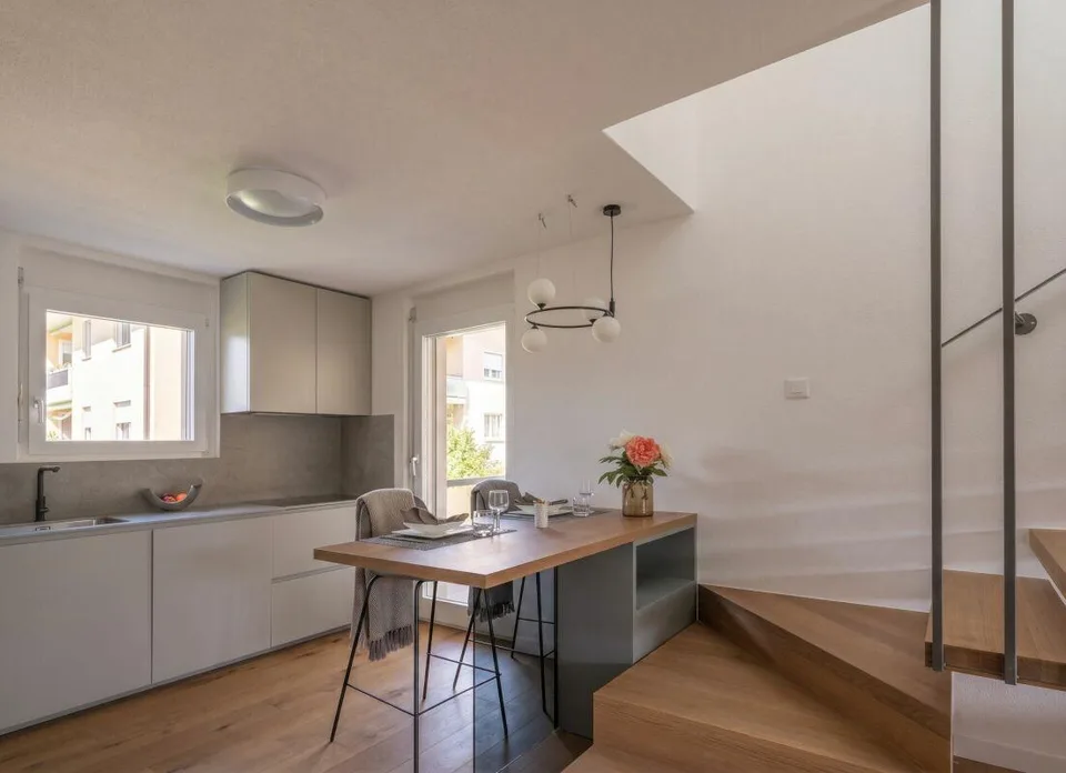 ASCONA - Elegante Maisonette mit Cheminée & sonnigen Terrassen | Duplex elegante con camino e terrazze soleggiate