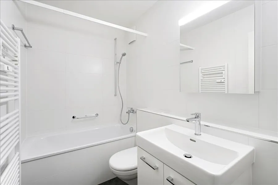 Appartamento luminoso e moderno in una zona verde – foto 8 di 12