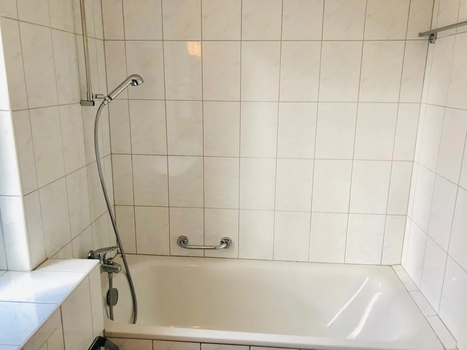 Appartement 3 pièces lumineux avec balcon dans un emplacement central à Bâle