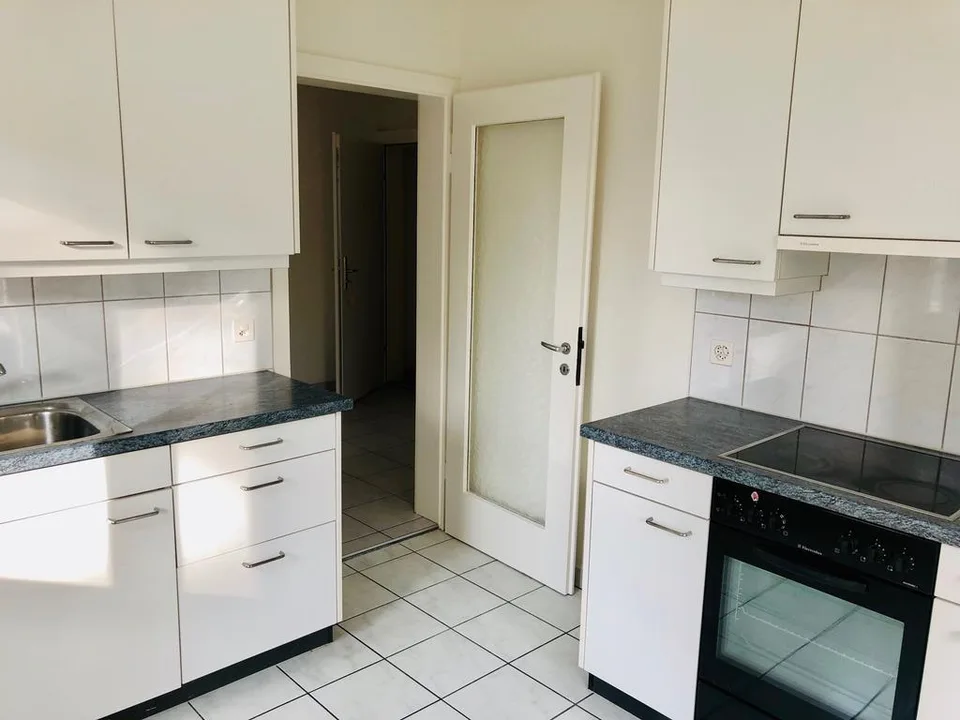 Helle 3-Zimmerwohnung mit Balkon an zentraler Lage in Basel