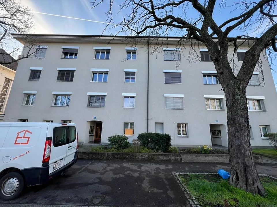 Appartement 3 pièces lumineux avec balcon dans un emplacement central à Bâle
