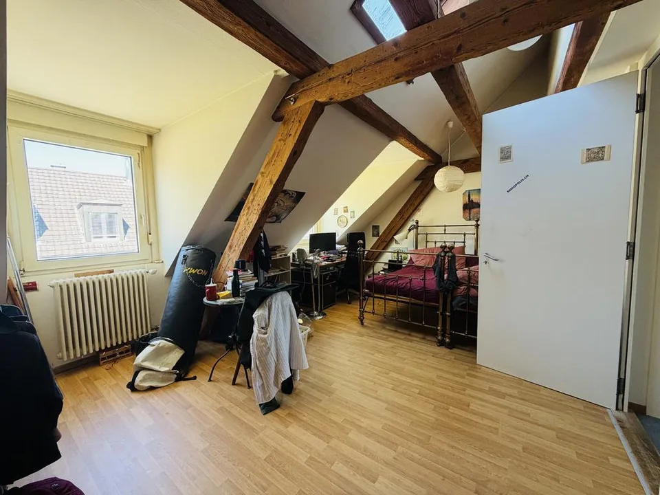 Stilvolle Altbauwohnung mit Charme - Grosszügiges Wohnen